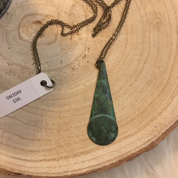 Vintage Patina Long Pendant Necklace 📿 - Picture 3 of 5